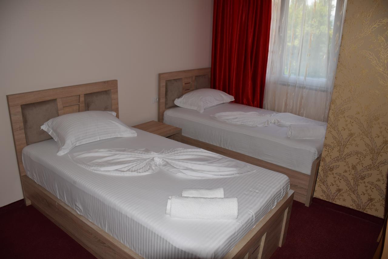 Hotel Pogradeci 2 Tushemisht Zewnętrze zdjęcie